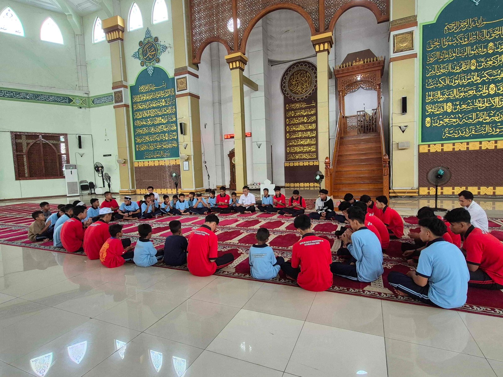 Shalat Dhuha dan Doa Bersama Sebelum Memulai Kegiatan Belajar Mengajar