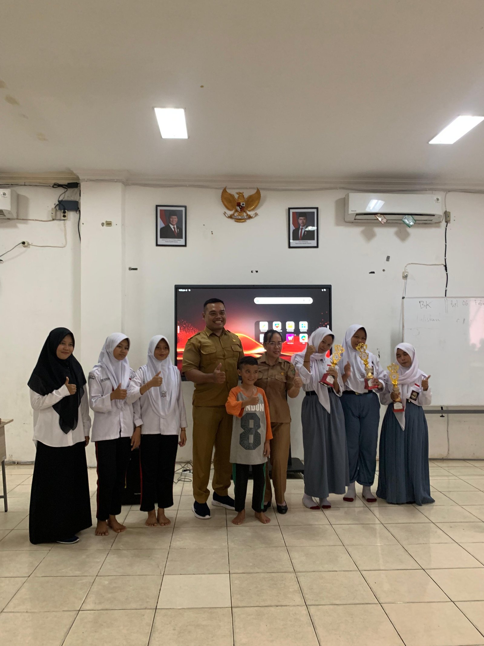 LOMBA MENYANYI SOLO MURID SRT 55 KOTAWARINGIN TIMUR